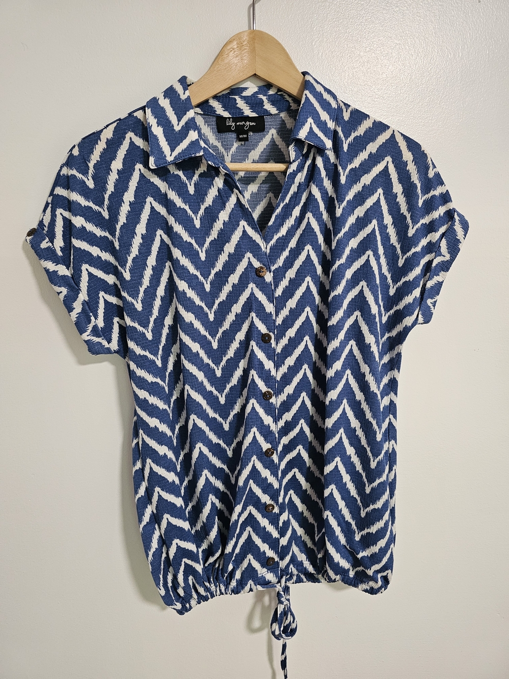 Lily Morgan Blue Chevron Button-Up Short Sleeve Shirt Size M
